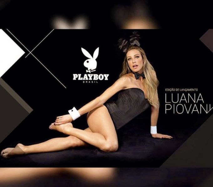 Luana Piovani mostra seios em fotos dos bastidores da Playboy