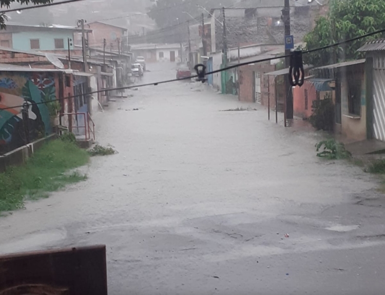 Alagamentos E Eros O Forte Chuva Causa Transtornos Em V Rios