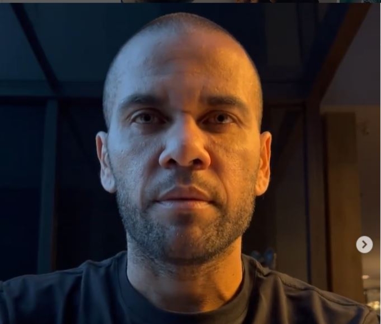 Daniel Alves paga fiança e pode deixar prisão nesta segunda feira