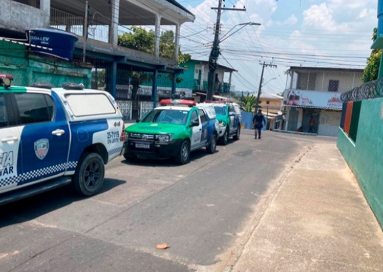 Mulher é presa após esfaquear a própria irmã em Manaus