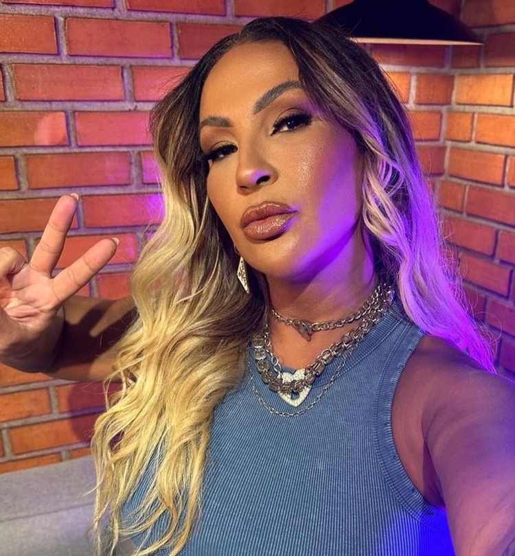 Valesca Popozuda Revela Que J Ficou Amiga Do Filho