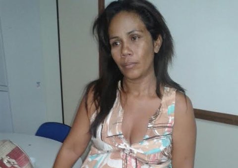 Mulher Esconde Trouxinhas De Droga Na Calcinha Da Filha Menor