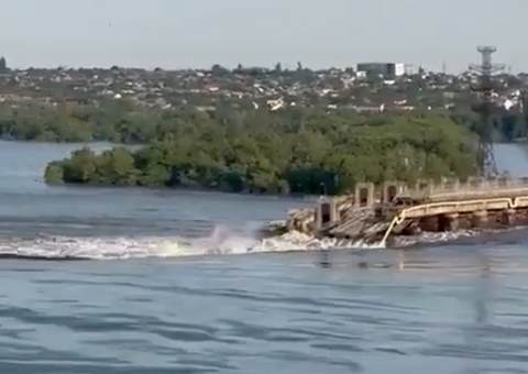 Ataque Rompe Barragem De Usina E Inunda Cidade Na Ucr Nia V Deo