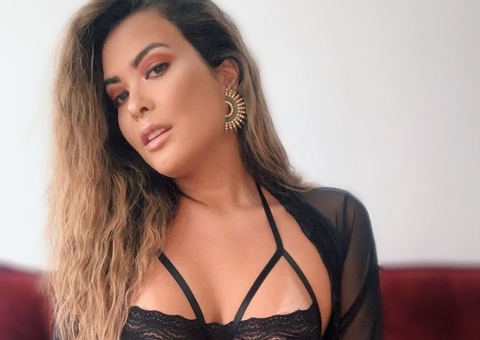 Geisy Arruda Deixa Pepeca Escapar Ao Posar Sexy Lingerie Min Scula