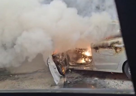 Carro Pega Fogo E Assusta Populares No Campo Sales