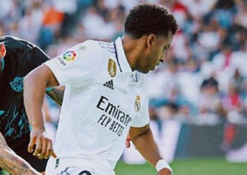 Valencia rebate Rodrygo após jogador dizer que Vini foi chamado de macaco