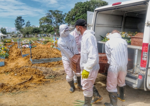 No Dia Das M Es Cemit Rios De Manaus Registram Sepultamentos