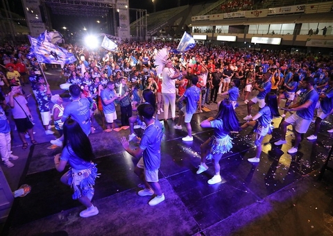 Primeira noite do Boi Manaus atrai multidão veja programação deste