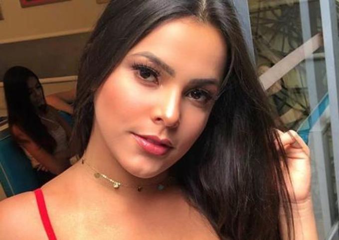 Emilly Araújo Posa Sexy De Biquíni E Corpão Arranca Elogios Famosos