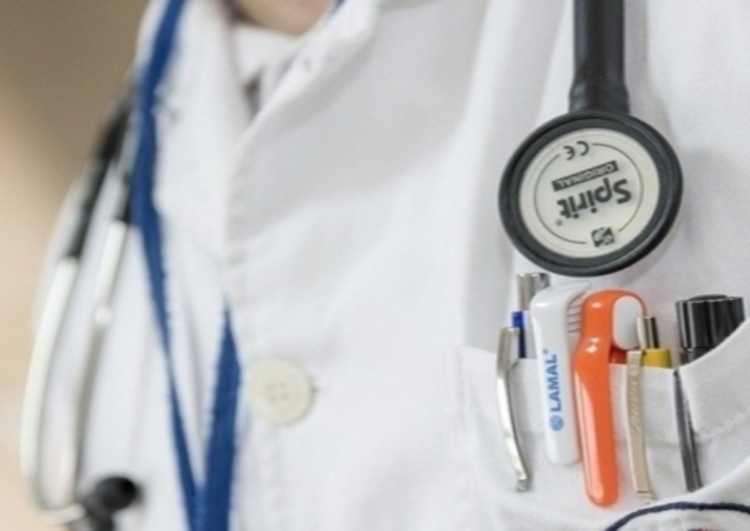 Profissionais de saúde da linha de frente ainda não estão sendo vacinados (Foto: Pixabay)
