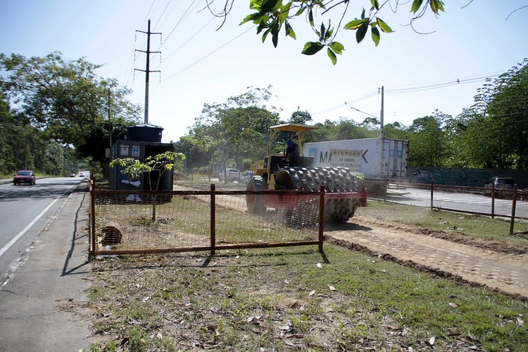 Obras para construir vias para bicicleta estão em andamento - Foto: Altemar Alcântara/Semcom