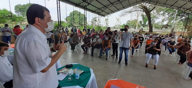 Eduardo Braga em visita a Rio Preto da Eva - Foto: Antonio Lopes