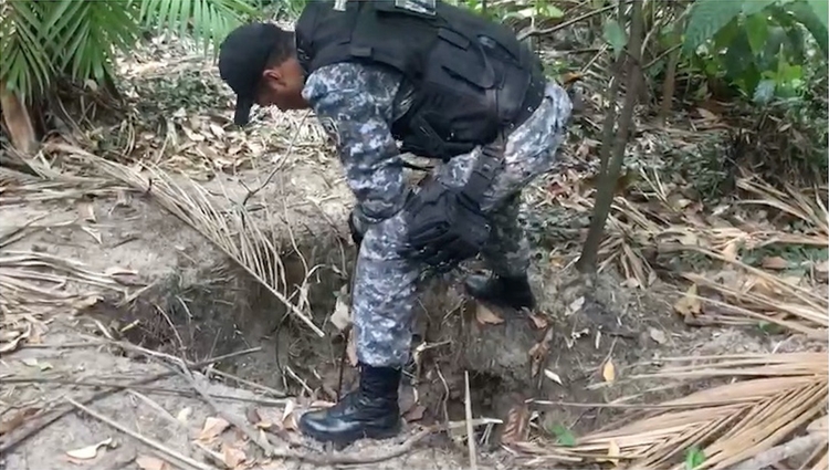 Decapitado Cadáver Feminino é Encontrado Enterrado Em Manaus 7414