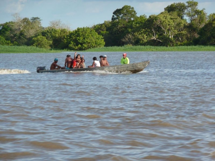 A sobrevivência tem como aliada a água, inclusive no transporte - Foto: Eustáquio Libório/Portal do Holanda