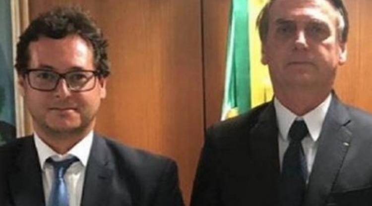 Bolsonaro com o secretário da Comunicação, Fabio Wanjgarten,  que está com coronavírus Foto: Arquivo Pessoal
