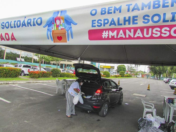 Doações são recebidas no estacionamento da Prefeitura de Manaus, na Compensa - Foto: Fundo Manaus Solidária