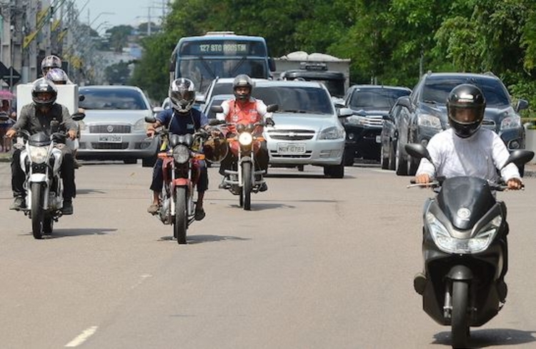 Em abril, venda às concessionárias foi de  5.173 motocicletas - as concessionárias 5.173 motocicletas