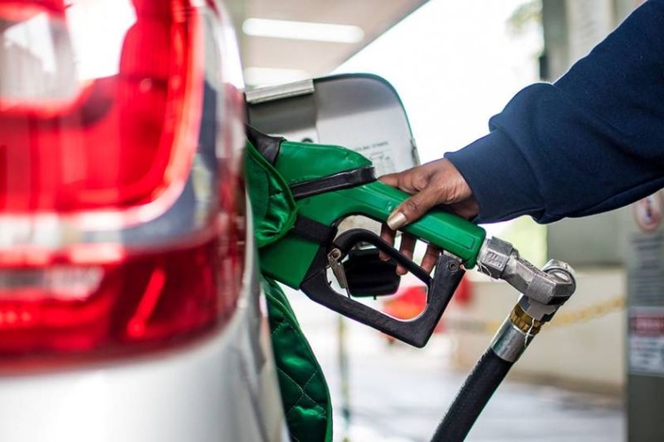 Ação pede redução no preço dos combustíveis nos postos - Foto: Divulgação