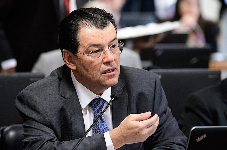 Eduardo Braga pediu intervenção federal para reduzir caos na saúde - Foto: Divulgação/Senado