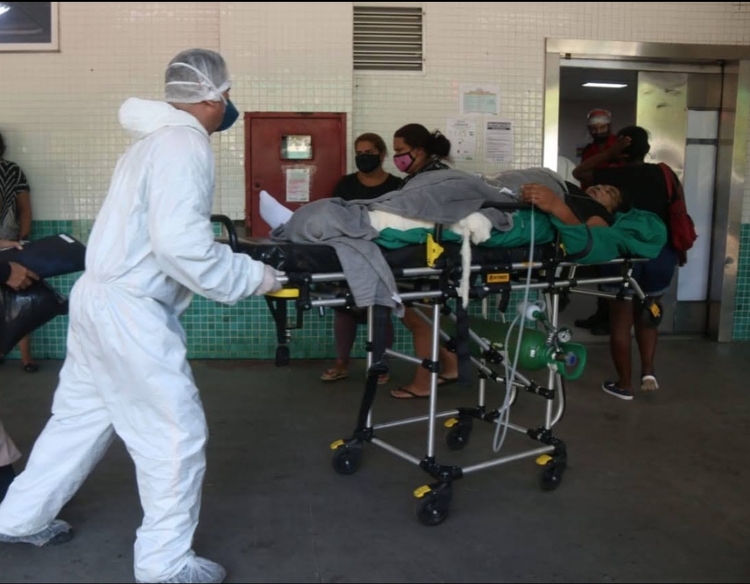 Hospitais continuam lotados em Manaus - Foto: Jander Robson / Portal do Holanda