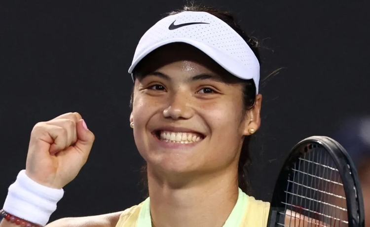 Emma Raducanu avançou na primeira rodada do Australian Open. Foto: Reprodução/ Twitter Australian Open