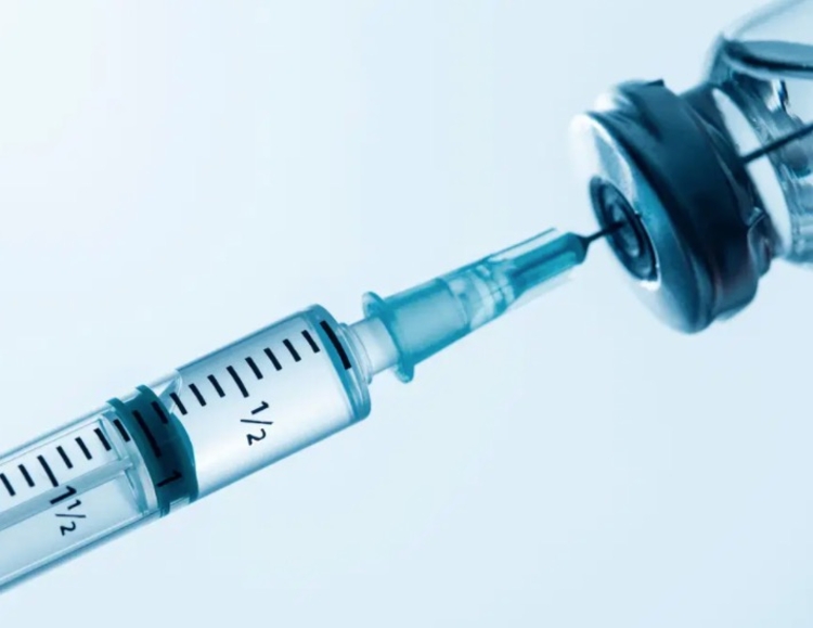 Diretor-geral da entidade também aconselhou que países não suspendam o uso da vacina AstraZeneca - Divulgação