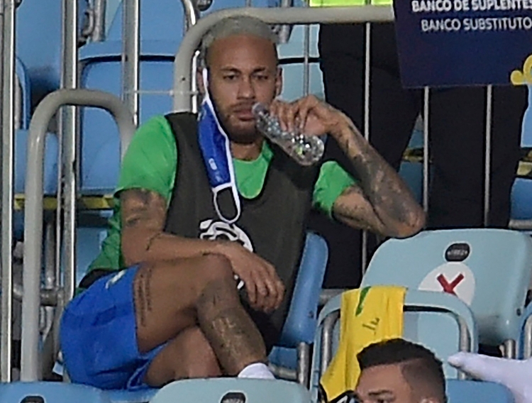 Veja os memes de Neymar no banco de reservas no jogo da seleção