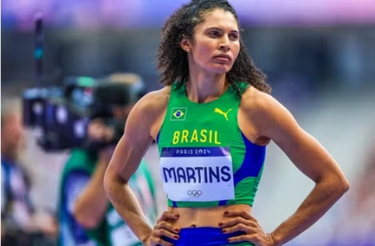 Valdileia Martins em prova classificatória do salto em altura nos Jogos Olímpicos de Paris 2024. Foto: Wagner Carmo/ CBAt