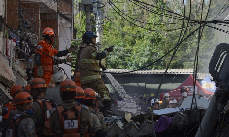 Prédio desabado - Foto: Tomaz Silva / Agência Brasil