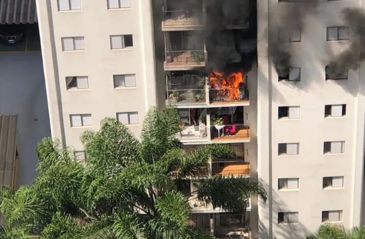 Grávida pula dois andares para se salvar de incêndio em casa