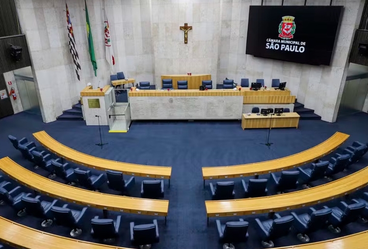 Plenário da Câmara Municipal de São Paulo com crucifixo fixado na parede - Foto: Richard Lourenço/Rede Câmara