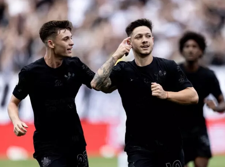 O meio-campista Rodrigo Garro comemora lance da vitória na Neo Química Arena. Foto: Rodrigo Coca/ Corinthians