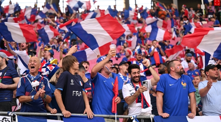 Torcida da França na Eurocopa. Foto: Divulgação/ @FFF