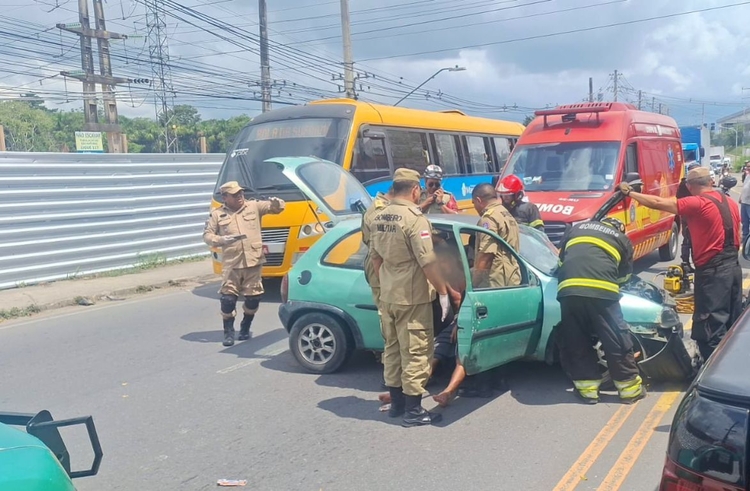 Cinco pessoas ficaram feridas em acidente - Foto: Divulgação/CBMAM