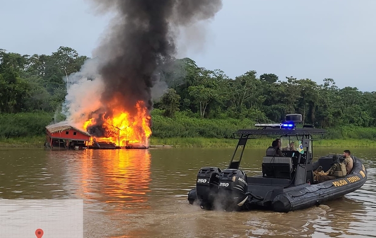 Nas duas primeiras fases várias balsas foram destruídas - Foto: Divulgação