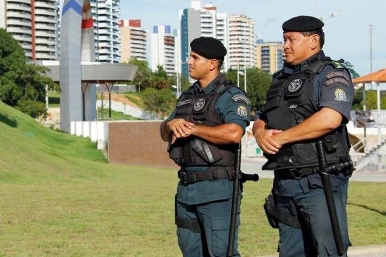 Eles podem portar arma mesmo fora de serviço - Foto: Divulgação