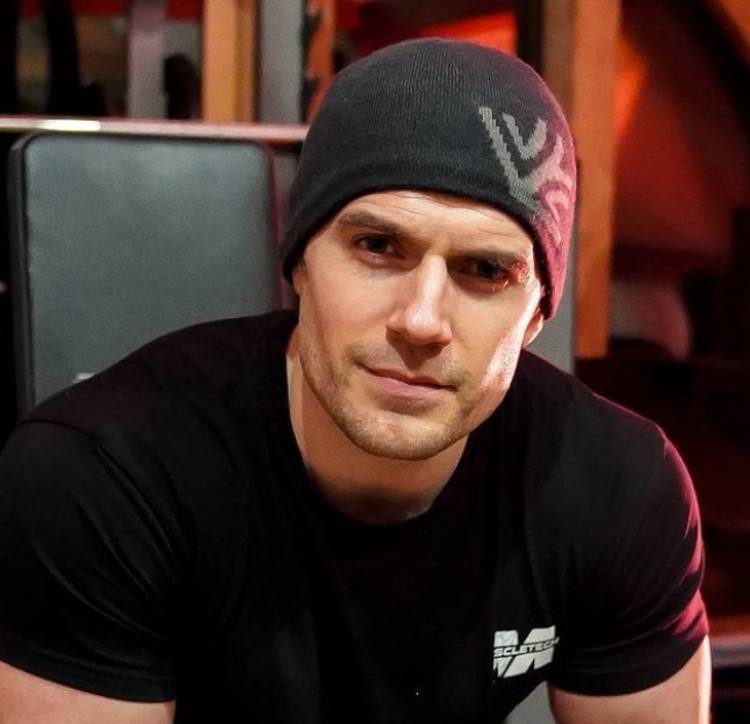 Imagens do ator Henry Cavill - 10/12/2019 - F5 - Fotografia - Folha de  S.Paulo