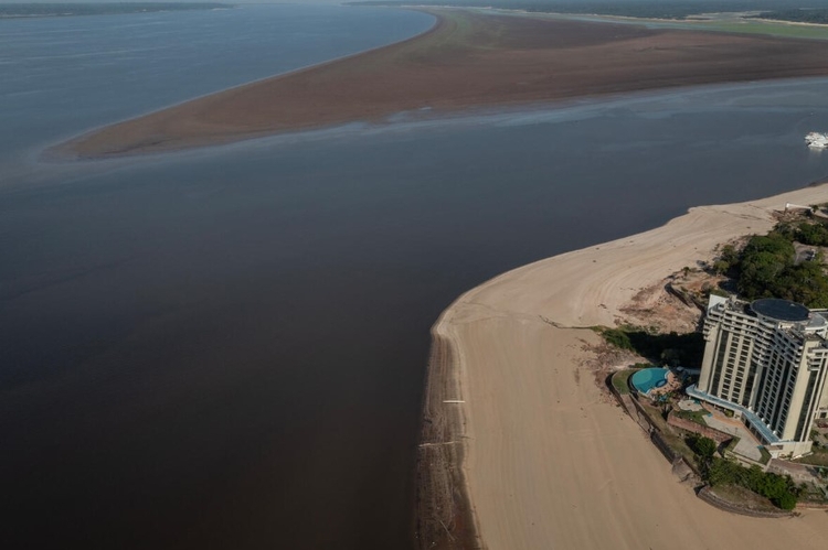 Foto: Rio Negro em Manaus - Marizilda Cruppe / Greenpeace