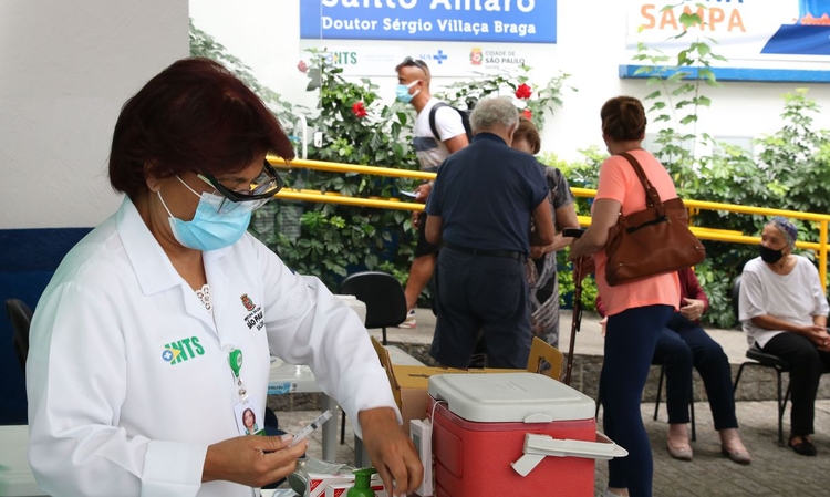 Imunização contra covid (Foto: Rovena Rosa/Agência Brasil)