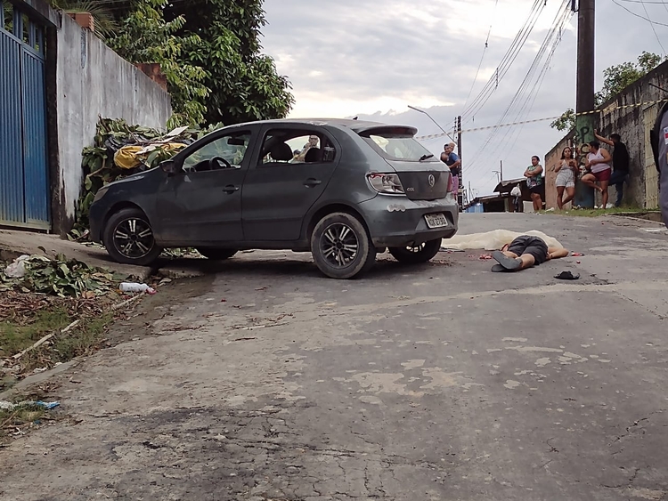 Homem foi executado em via pública - Foto: Caio Guarlotte/Portal do Holanda