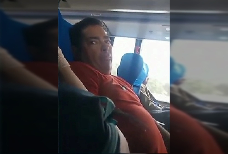 Passageira Finge Estar Dormindo E Grava Homem Se Masturbando Em ônibus 