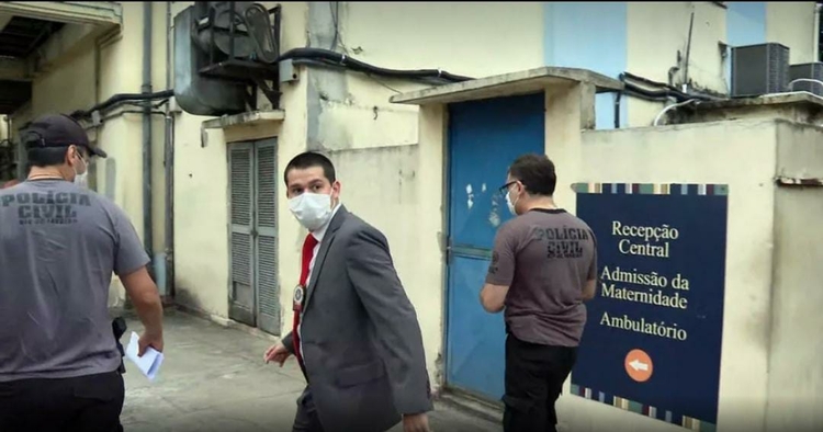 Polícia cumpre mandado no Hospital Estadual Azevedo Lima, em Niterói — Foto: Reprodução/TV Globo 