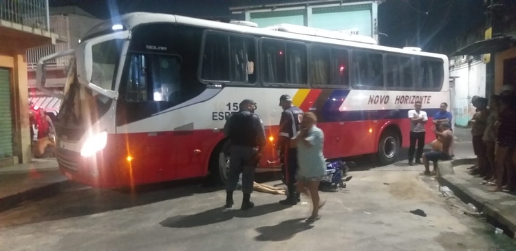 Ela ficou presa debaixo de ônibus - Foto: Divulgação 