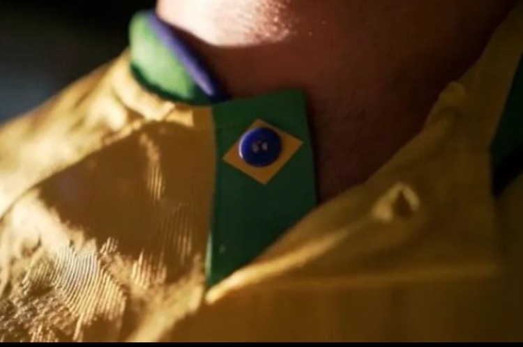 Com amarelo vibrante, Seleção Brasileira apresenta uniformes para