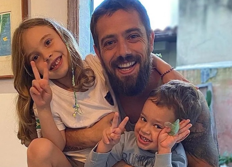 Rafael Cardoso com os filhos - Foto: Reprodução/Instagram