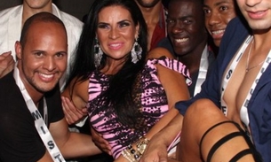  Aparentemente sem calcinha, Solange Gomes mostra demais no 'Mister Rio de Janeiro'