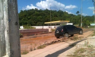 Estado precário na avenida marginal do igarapé do Passarinho