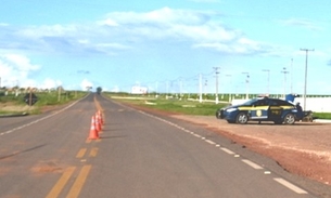 Carro com destino à Boa Vista capota na BR-174 com 4 pessoas