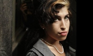 Amy Winehouse terá estátua em Londres em seu 31º aniversário