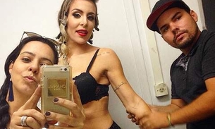 De lingerie, Joana Machado mostra bastidores de ensaio